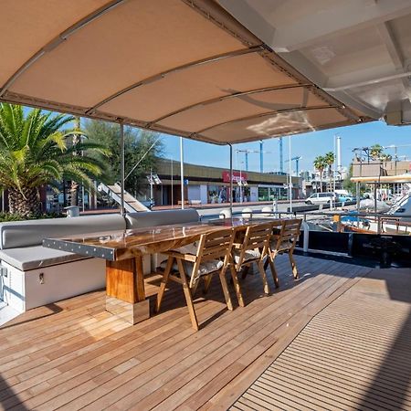 Luxury Boat Hotel Sant Adria de Besos Exterior photo