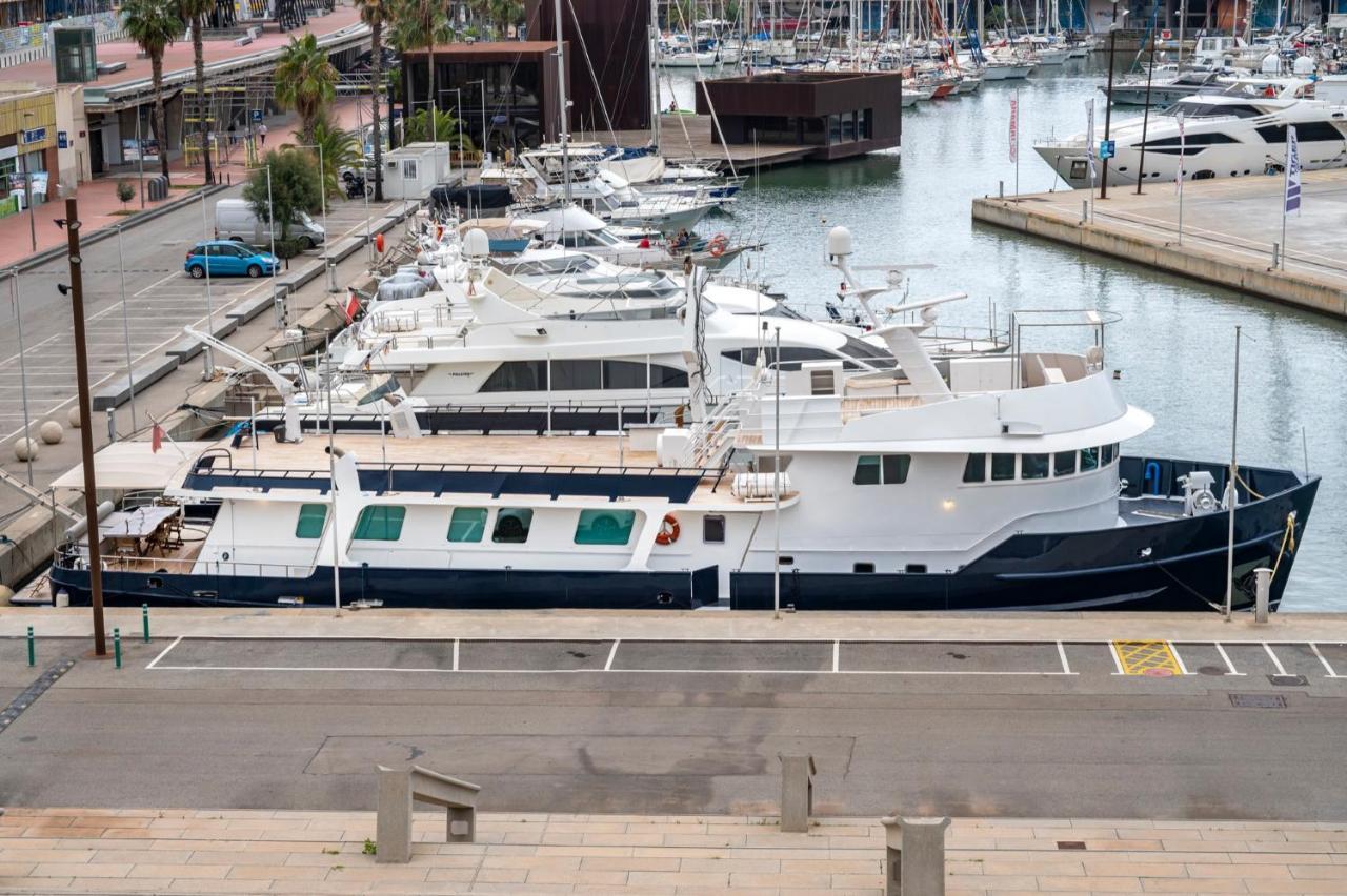 Luxury Boat Hotel Sant Adria de Besos Exterior photo