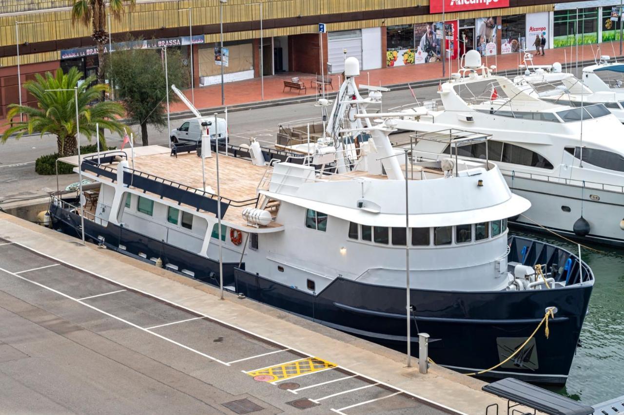 Luxury Boat Hotel Sant Adria de Besos Exterior photo